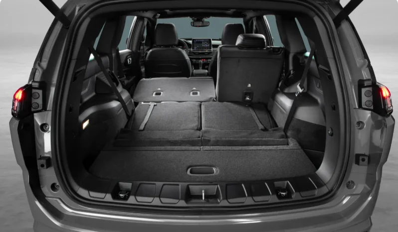 
								Commander 1.3 T270 Overland Auto 23/23 cheio									